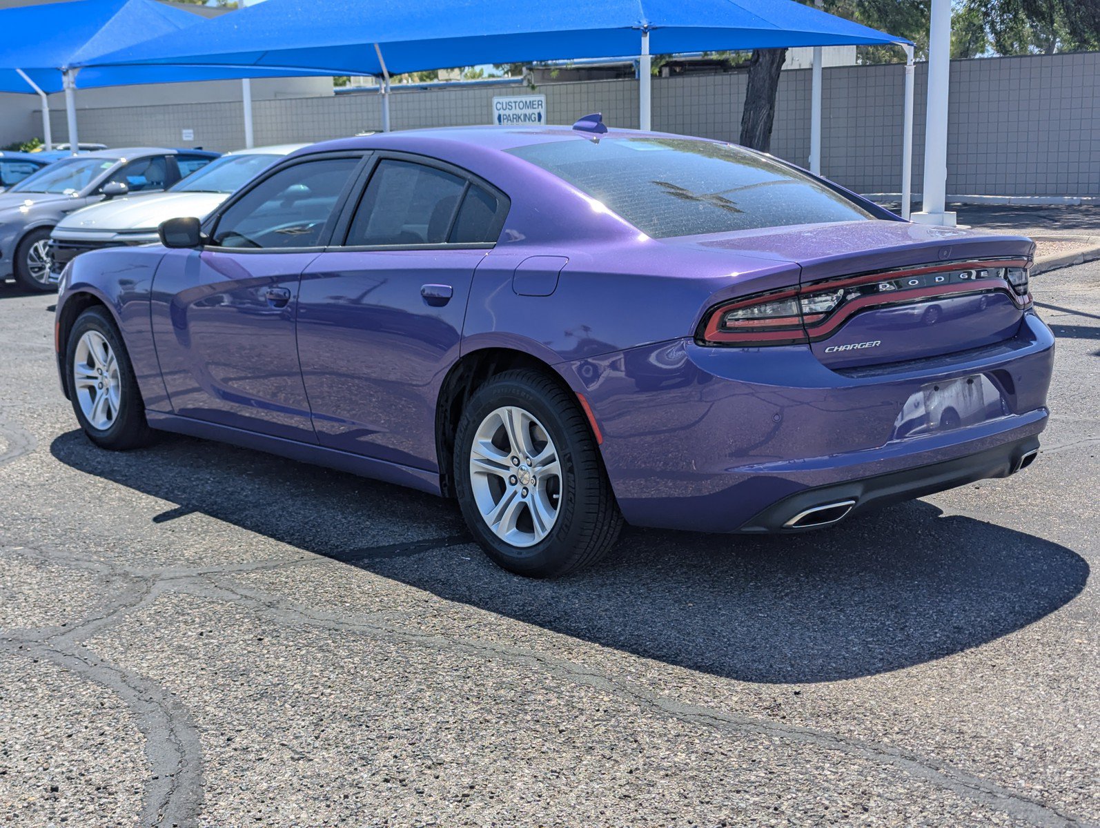 Used 2023 Dodge Charger SXT RWD image 4
