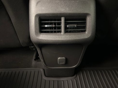 Used 2018 Chevrolet Equinox LT image 29