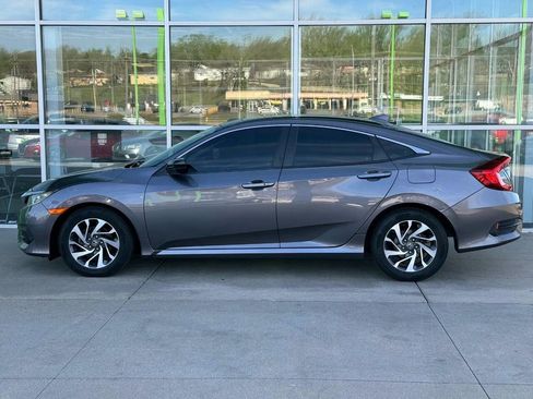 Used 2017 Honda Civic EX image 4
