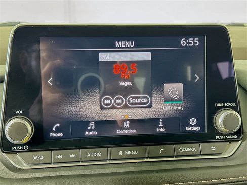 Used 2022 Nissan Rogue SV image 33