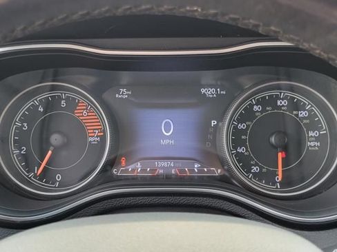 Used 2019 Jeep Cherokee Limited w/ Luxury Group AWD/4WD image 26