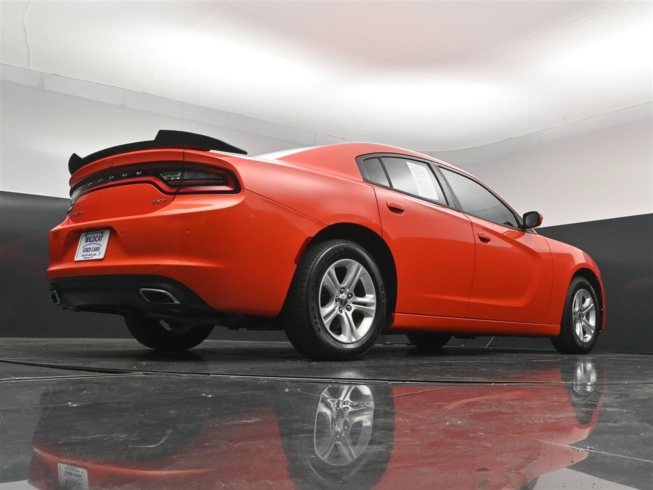 Used 2018 Dodge Charger SXT RWD image 32