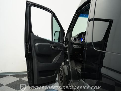 Used 2022 Mercedes-Benz Sprinter 2500 image 33