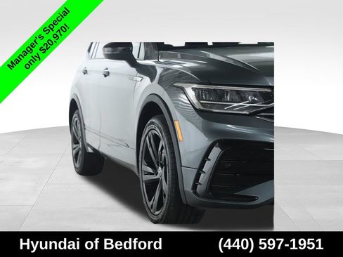 Used 2023 Volkswagen Tiguan SE R-Line FWD image 9