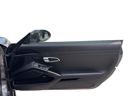 Used 2017 Porsche 718 Boxster S RWD image 40