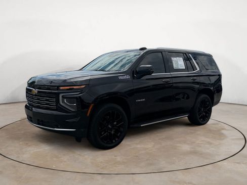 Used 2025 Chevrolet Tahoe High Country AWD/4WD image 7
