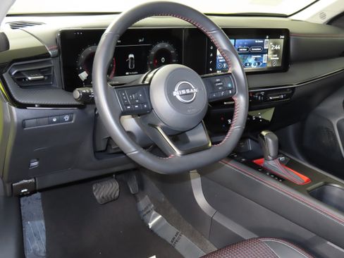 Certified 2025 Nissan Kicks SR w/ Illumination Package image 34