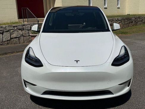 Used 2021 Tesla Model Y Long Range AWD/4WD image 17