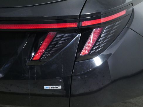 Used 2023 Hyundai Tucson Limited image 17