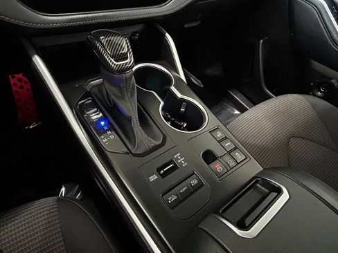 Used 2023 Toyota Highlander L image 19