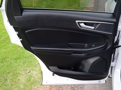 Used 2024 Ford Edge SEL w/ Convenience Package image 21