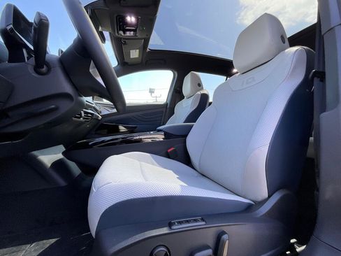 New 2026 Volkswagen ID.4 Pro S AWD/4WD image 11