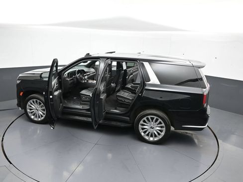 Used 2024 Cadillac Escalade Premium Luxury AWD/4WD image 50