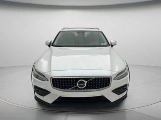 Used 2025 Volvo V60 B5 Cross Country Plus AWD/4WD video 2