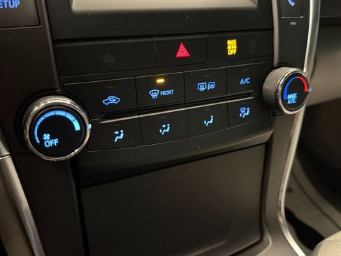 Used 2017 Toyota Camry LE image 14