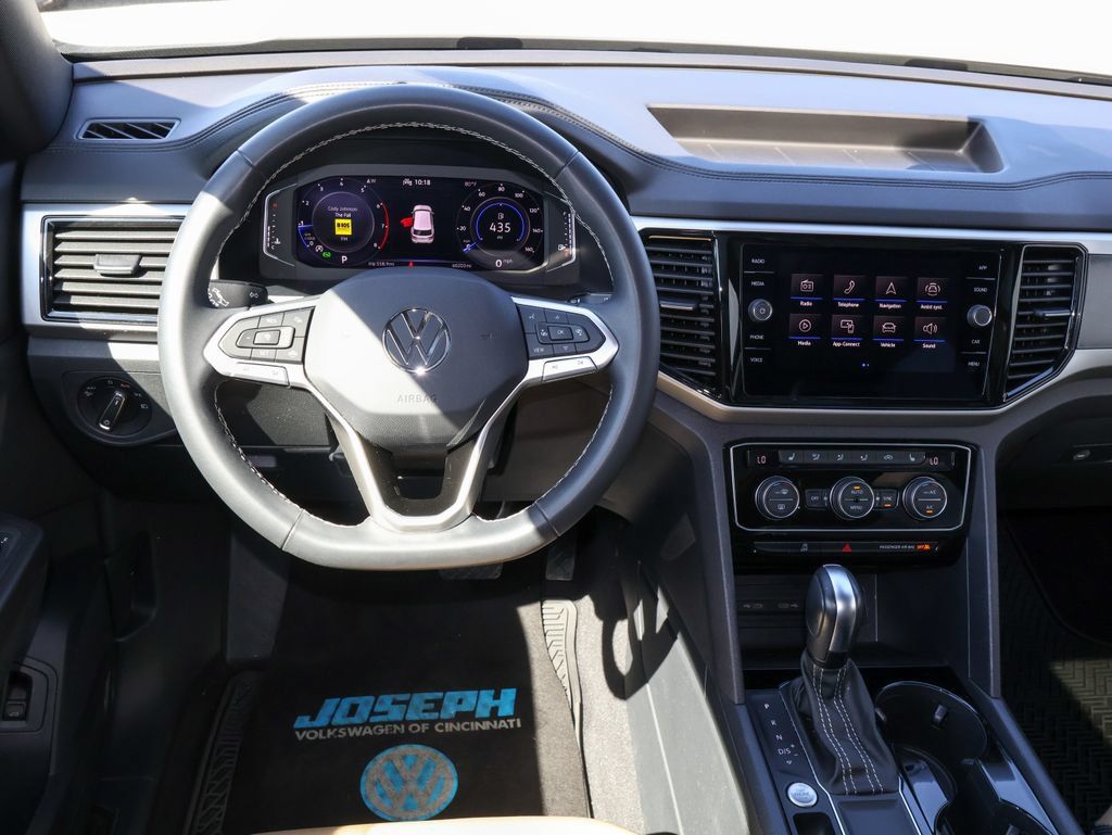 Used 2023 Volkswagen Atlas Cross Sport SE w/ Panoramic Sunroof Package FWD image 18