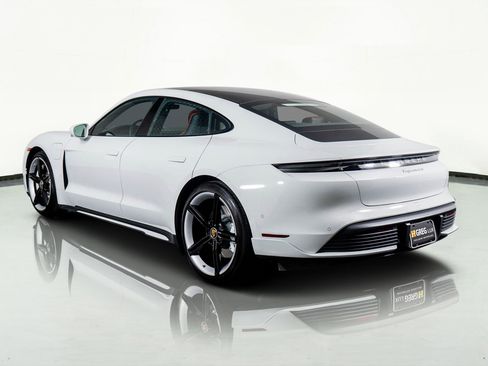 Used 2024 Porsche Taycan 4S w/ Premium Package image 19