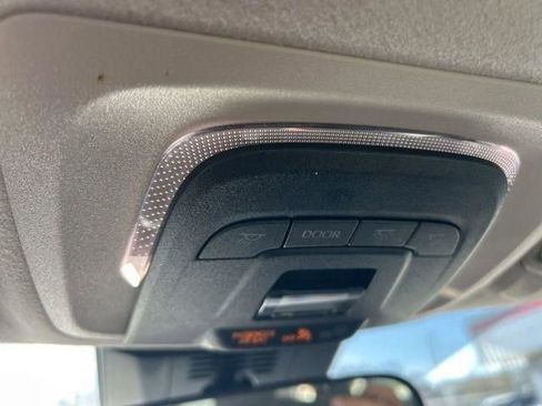 Used 2023 Toyota Corolla LE image 4