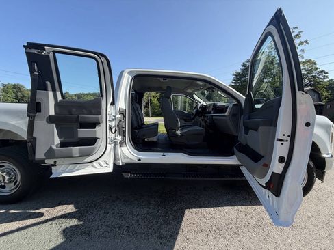 Used 2024 Ford F250 XL w/ FX4 Off-Road Package AWD/4WD image 31