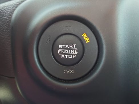 Used 2023 Jeep Gladiator Sport image 24