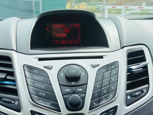 Used 2011 Ford Fiesta SE w/ 203A Rapid Spec Order Code FWD image 14