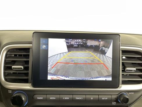 Certified 2025 Hyundai Venue SEL image 23