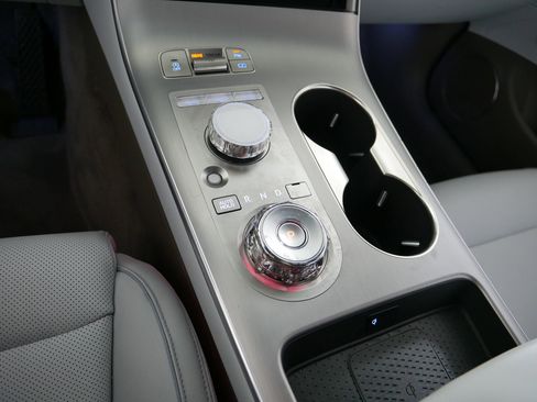 Certified 2026 Genesis GV70 2.5T Advanced AWD/4WD image 24