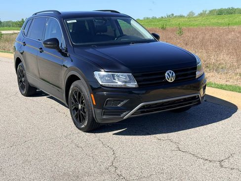 Used 2018 Volkswagen Tiguan SE image 37