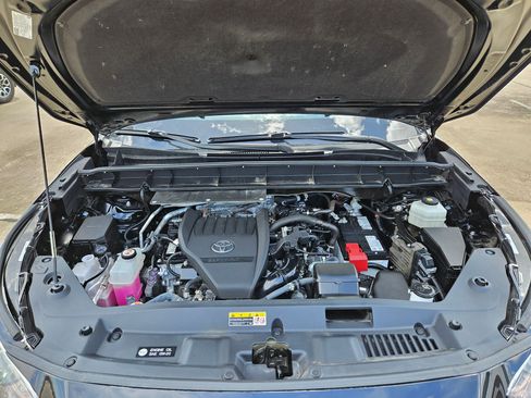 Used 2023 Toyota Highlander XLE FWD image 33