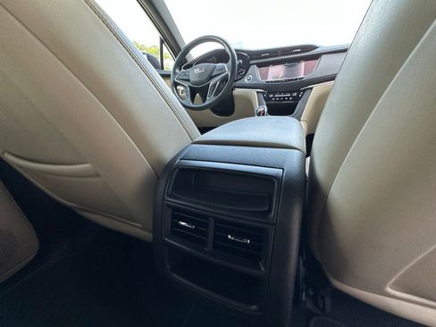 Used 2017 Cadillac XT5 Premium Luxury w/ Driver Assist Package FWD image 23