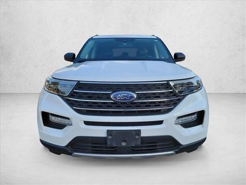 Used 2021 Ford Explorer XLT w/ Equipment Group 202A RWD image 2