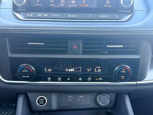 Used 2023 Nissan Rogue SV AWD/4WD image 31