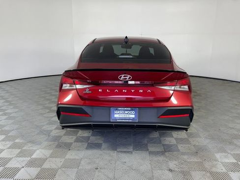 Used 2025 Hyundai Elantra Sport FWD image 15