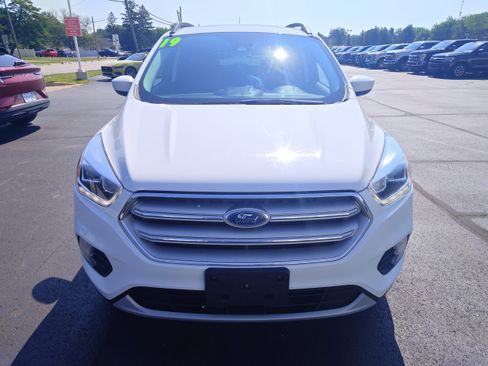 Used 2019 Ford Escape SEL image 3