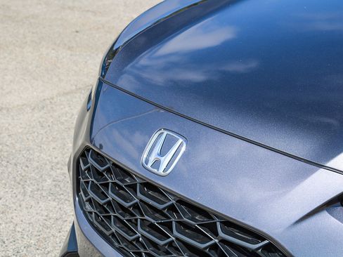 Used 2025 Honda HR-V LX image 6