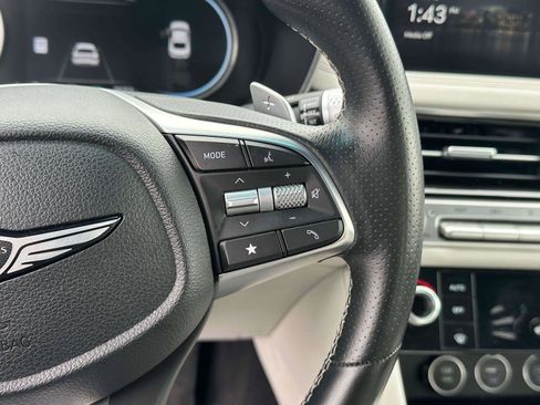 Used 2024 Genesis G70 2.5T image 22