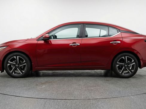 Used 2025 Nissan Sentra SV image 5