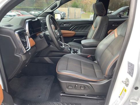 Used 2024 GMC Canyon AT4 w/ Technology Package image 39