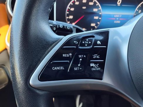 Used 2024 Mercedes-Benz GLC 300 4MATIC image 7