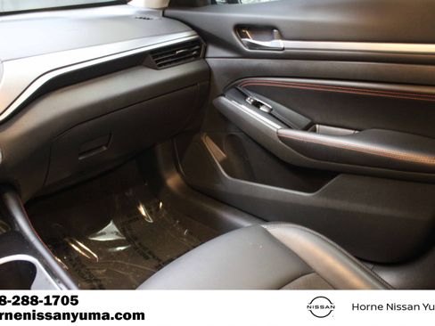 Used 2023 Nissan Altima 2.5 SR FWD image 9