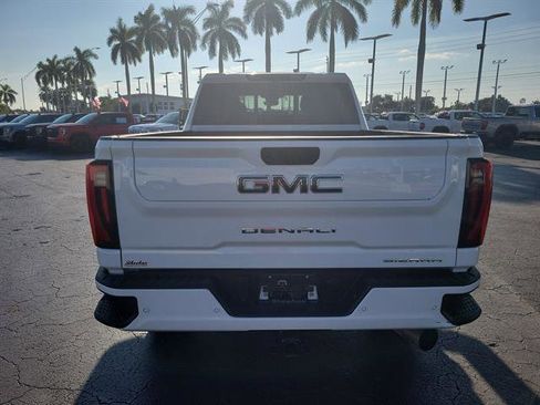 Used 2025 GMC Sierra 2500 Denali Ultimate w/ Max Trailering Package image 4