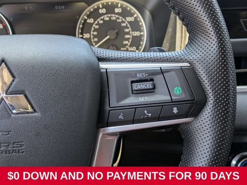 Used 2025 Mitsubishi Outlander SE AWD/4WD image 21