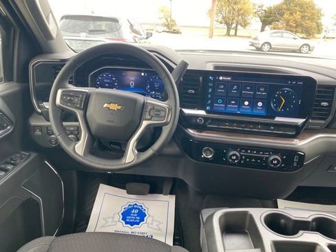 Used 2023 Chevrolet Silverado 1500 LT image 14