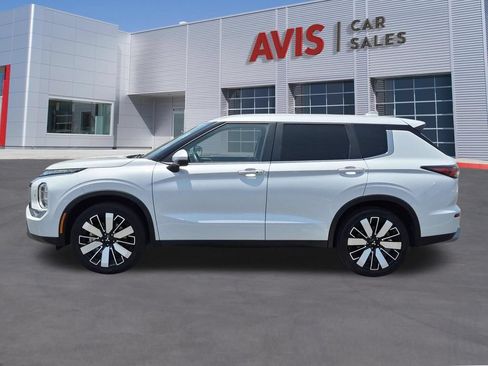 Used 2025 Mitsubishi Outlander SE AWD/4WD image 10