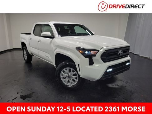 Used 2025 Toyota Tacoma SR5 AWD/4WD image 1