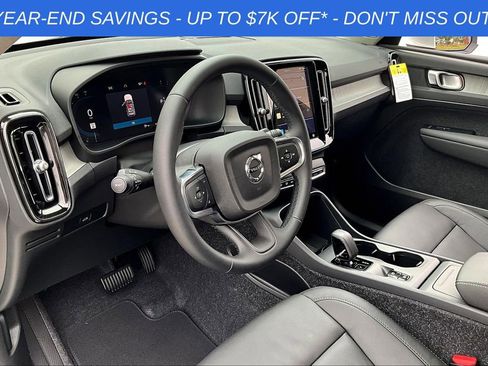 Used 2025 Volvo XC40 B5 Core image 24