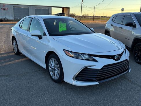 Used 2024 Toyota Camry LE image 12