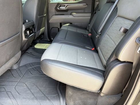 Used 2022 Chevrolet Silverado 1500 ZR2 w/ Technology Package AWD/4WD image 18