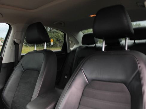 Used 2012 Volkswagen Passat TDI SEL Premium FWD image 20