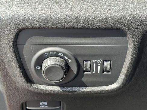 Used 2024 Jeep Grand Cherokee L Laredo image 22